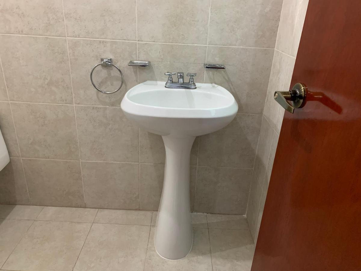 Motel Real Del Sur Moroleon Zewnętrze zdjęcie