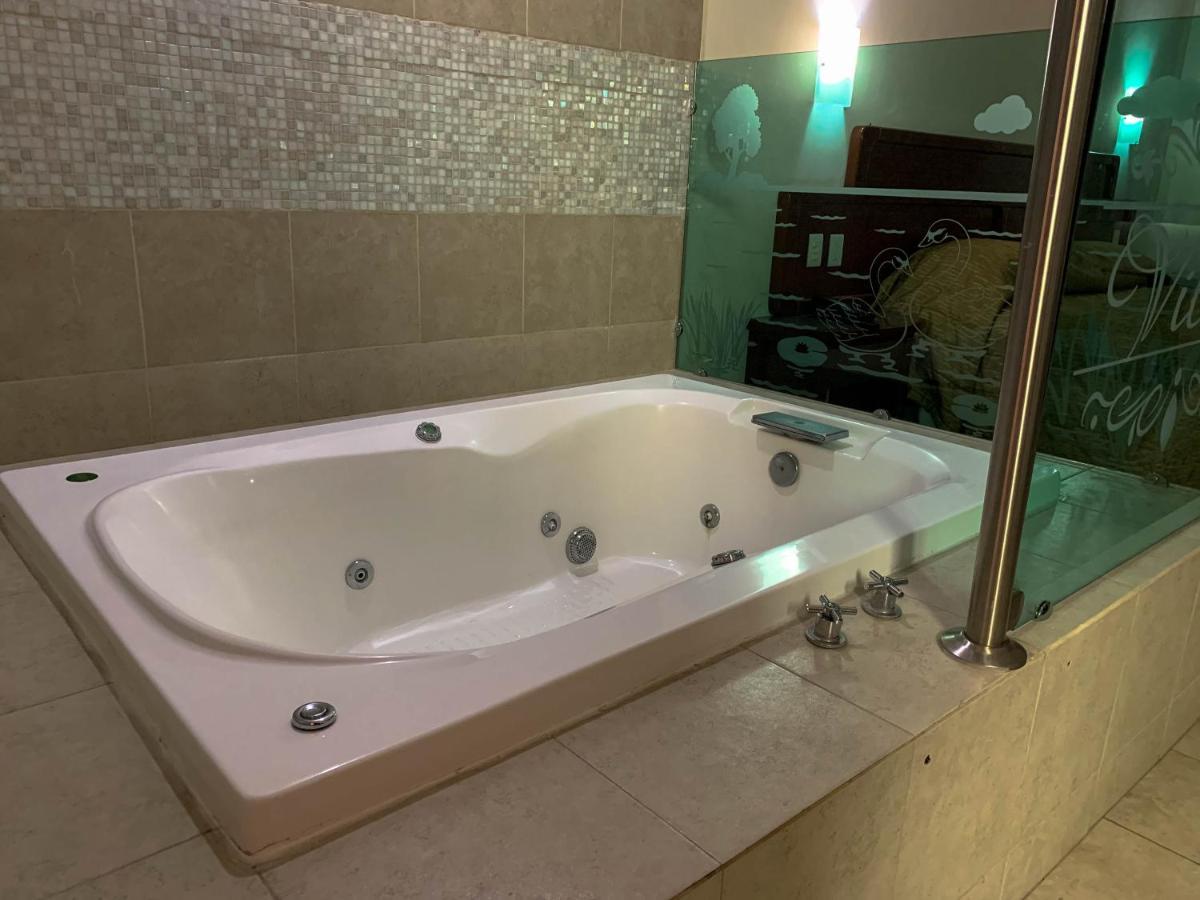 Motel Real Del Sur Moroleon Zewnętrze zdjęcie