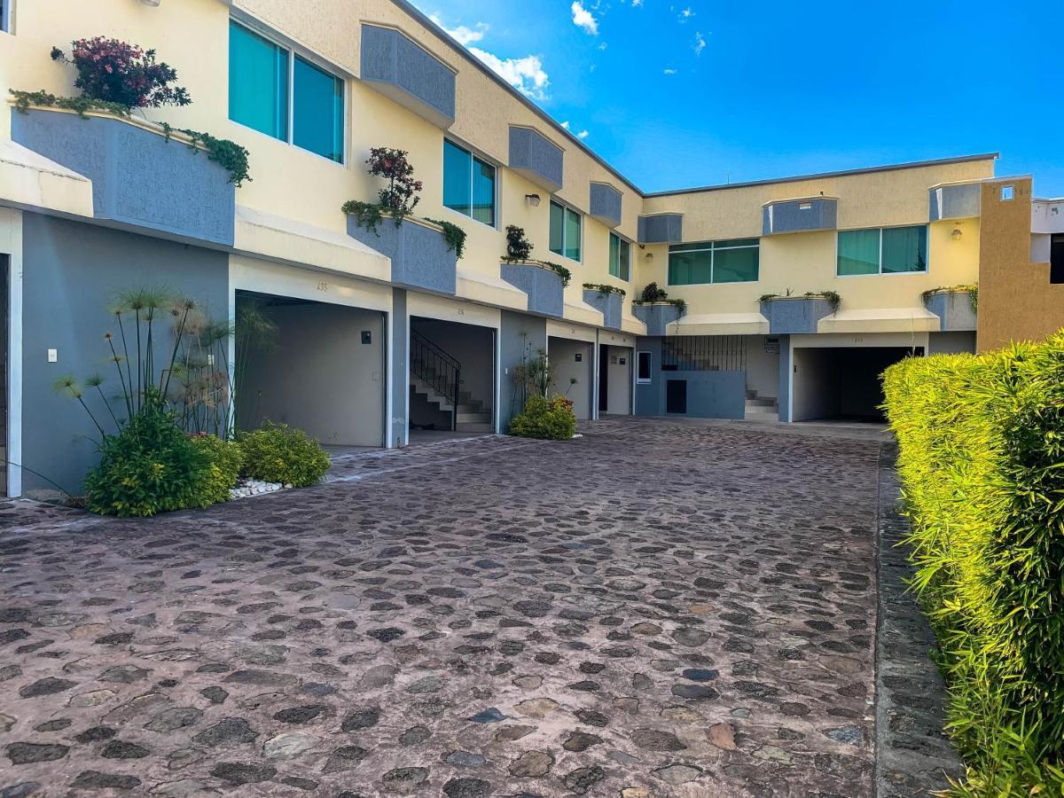 Motel Real Del Sur Moroleon Zewnętrze zdjęcie